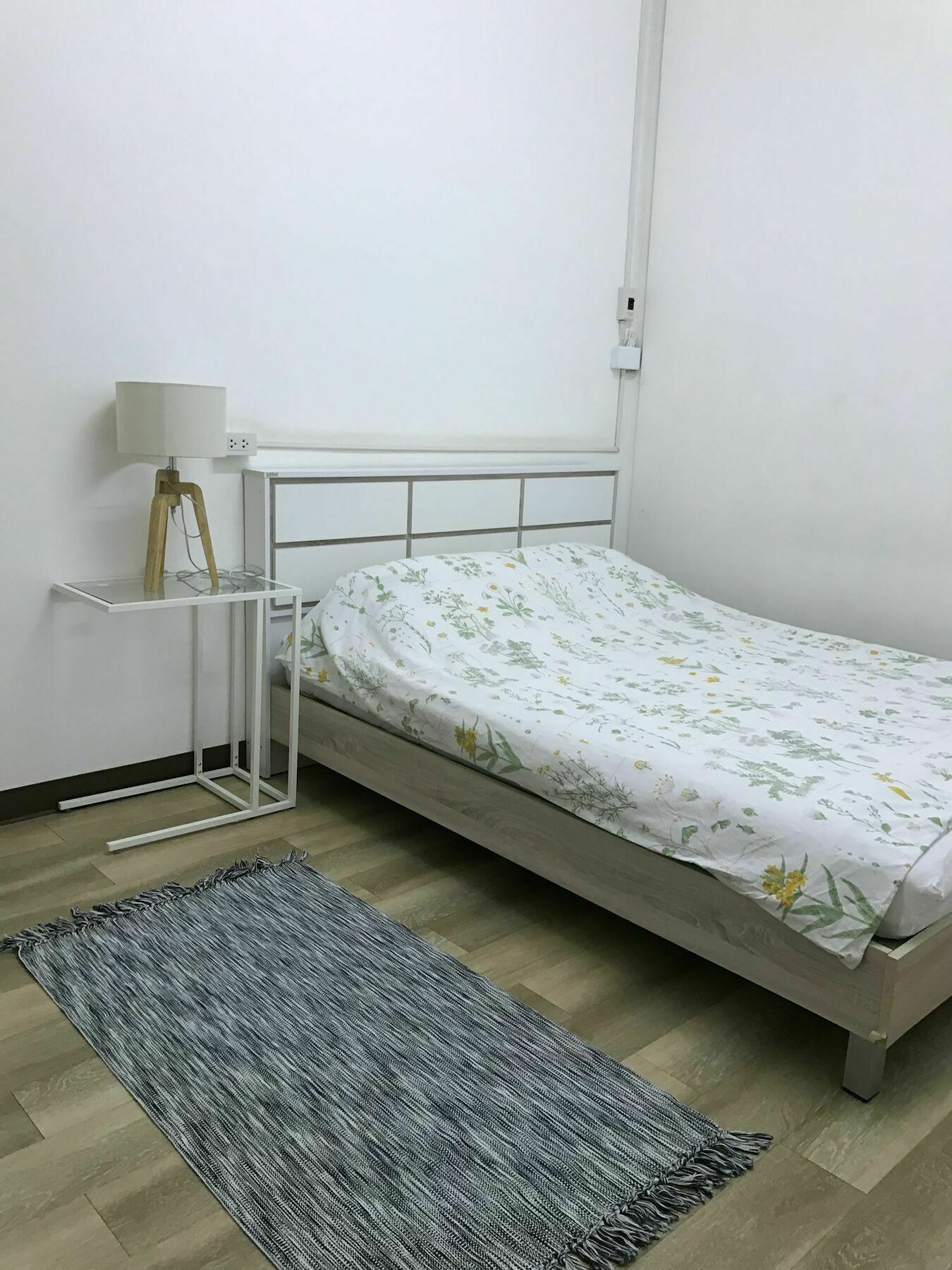 Green Home Hostel And Massage Банкок Екстериор снимка